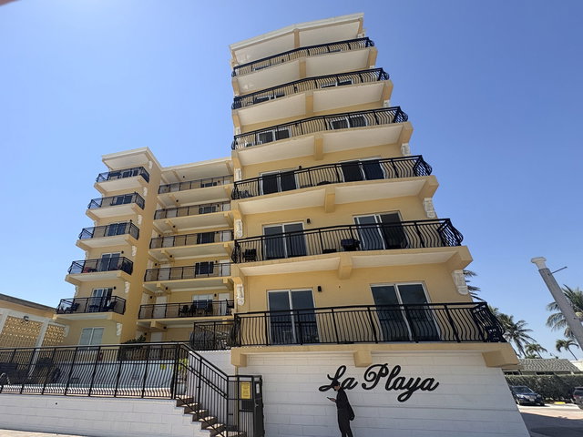 La Playa Condo photo 2